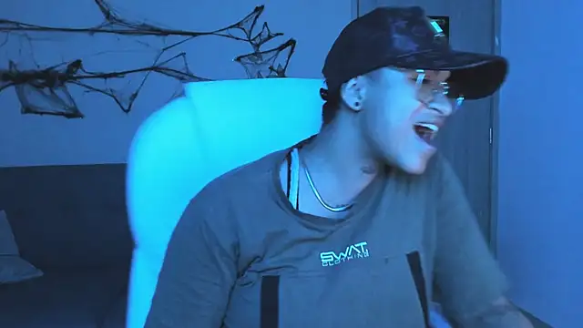 Dominick jones online show from October 7, 2025, 6:36 am