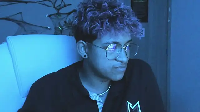 Dominick jones online show from October 10, 2025, 5:41 am