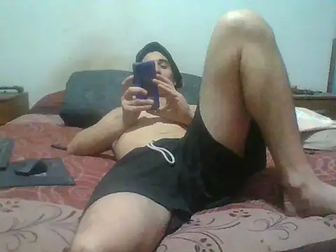 italianbighorse22 online show from November 26, 2025, 3:28 am