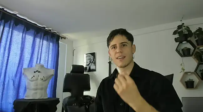 Snapshot of Antonello_Vannucci chatting on March 12, 2025, 6:32 pm Antonello Vannucci online show from March 12, 2025, 6:32 pm