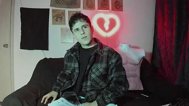 Snapshot of Antonello_Vannucci chatting on January 2, 2025, 8:02 pm Antonello Vannucci online show from January 2, 2025, 8:02 pm