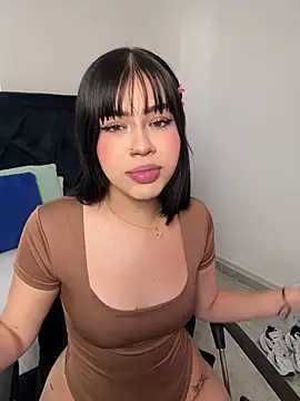 Lily Woodz online show from February 27, 2026, 7:14 pm