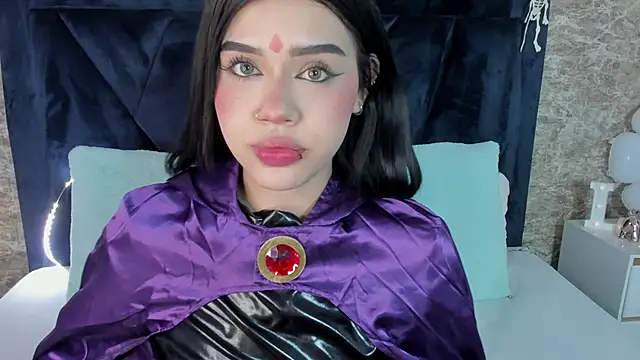 Snapshot of Lily_Woodz chatting on October 31, 2025, 7:10 pm Lily Woodz online show from October 31, 2025, 7:10 pm