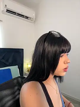 Lily Woodz online show from March 10, 2026, 7:07 pm