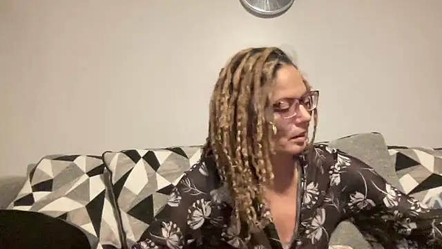 Snapshot of skarfos1babe69 chatting on December 30, 2024, 1:26 am skarfos1babe69 online show from December 30, 2024, 1:26 am