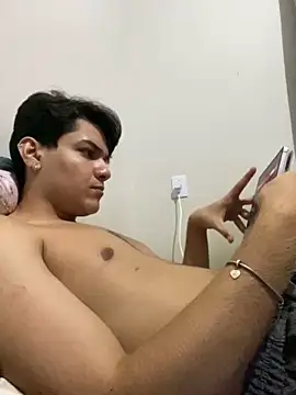 junior29  online show from December 20, 2024, 5:04 am