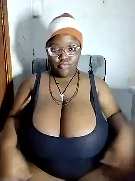 Snapshot of Damm_Bobbies chatting on July 14, 2026, 10:38 pm Damm Bobbies online show from July 14, 2026, 10:38 pm
