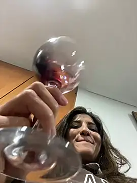 Snapshot of AlejandritaMilano chatting on June 28, 2026, 12:39 am AlejandritaMilano online show from June 28, 2026, 12:39 am