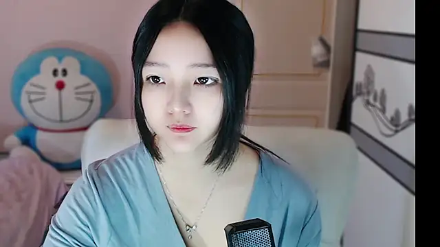 xiao-xiao-D online show from February 27, 2025, 5:40 am