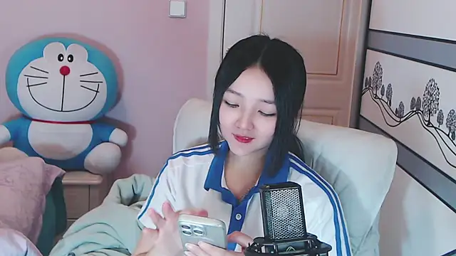 xiao-xiao-D online show from February 26, 2025, 5:24 am