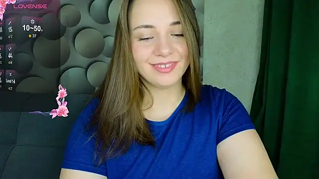 Snapshot of Cute_smile_sharon chatting on October 26, 2025, 4:57 am Cute smile sharon online show from October 26, 2025, 4:57 am