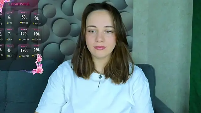 Snapshot of Cute_smile_sharon chatting on December 14, 2025, 5:02 am Cute smile sharon online show from December 14, 2025, 5:02 am