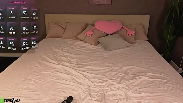 Mollly Rouge online show from December 13, 2025, 10:49 pm