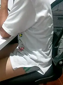 Snapshot of bisexual0007 chatting on March 10, 2025, 3:01 am bisexual0007 online show from March 10, 2025, 3:01 am