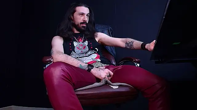 Snapshot of AxelColton chatting on November 9, 2025, 11:36 am AxelColton online show from November 9, 2025, 11:36 am