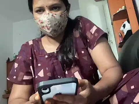 Snapshot of Tamil_Sanjana_ chatting on October 9, 2025, 12:55 am Tamil Sanjana online show from October 9, 2025, 12:55 am