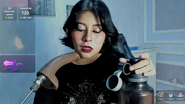 Snapshot of Lily_Martinez chatting on October 26, 2025, 3:51 am Lily Martinez online show from October 26, 2025, 3:51 am