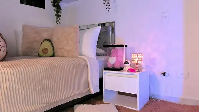 Alissonroses online show from September 22, 2025, 9:54 pm