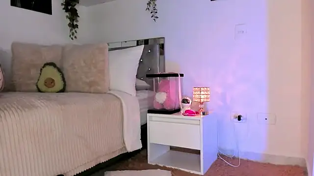 Alissonroses online show from September 28, 2025, 7:54 pm