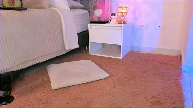 Alissonroses online show from September 12, 2025, 9:03 pm