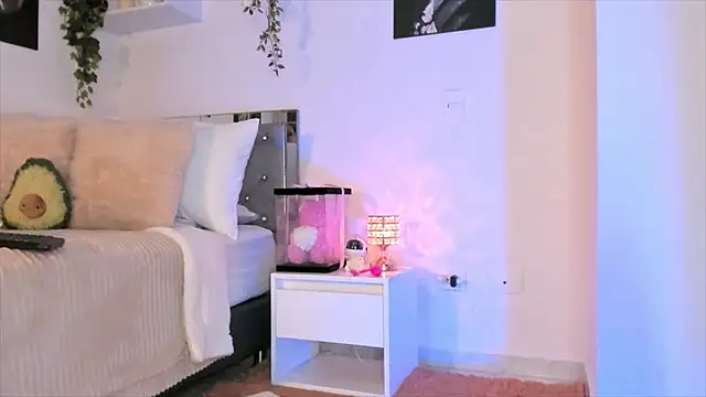 Alissonroses online show from September 11, 2025, 11:05 pm