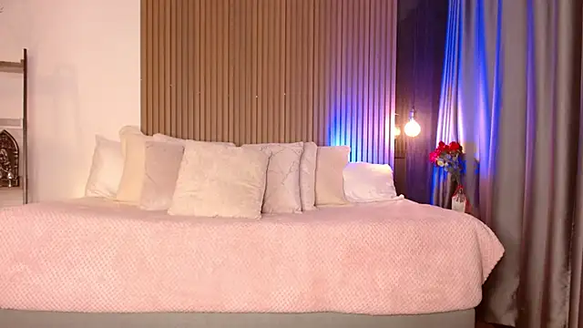 Snapshot of Sienna_Blake_ chatting on October 22, 2025, 8:08 pm Sienna Blake online show from October 22, 2025, 8:08 pm