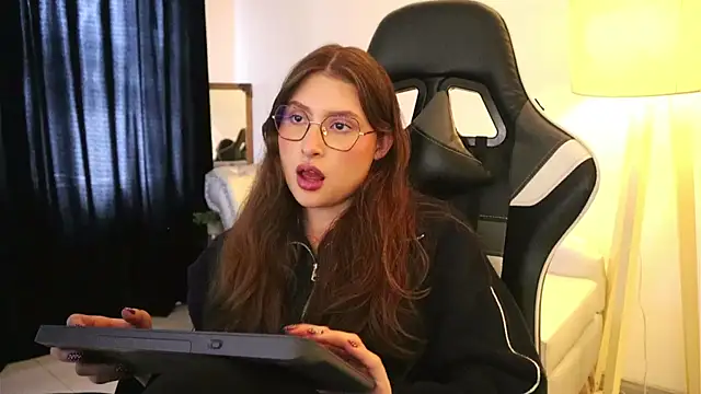 Daisha Riley online show from November 13, 2025, 4:00 pm