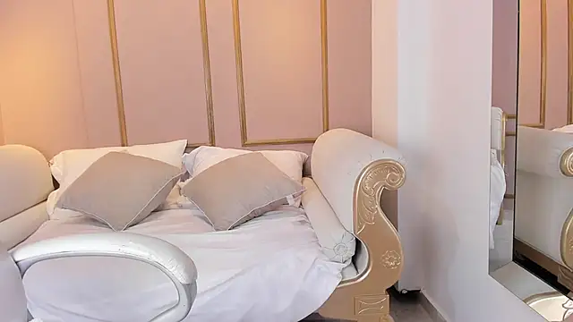 PerlaPreciosa online show from January 16, 2026, 4:05 am