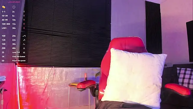 Snapshot of JhonyMiller_ chatting on March 6, 2026, 8:04 pm JhonyMiller online show from March 6, 2026, 8:04 pm