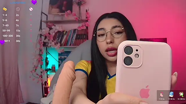 Snapshot of Sweet_Nyx chatting on June 18, 2026, 11:21 pm Sweet Nyx online show from June 18, 2026, 11:21 pm