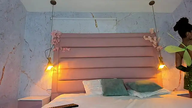 Snapshot of loladupont chatting on October 12, 2025, 3:08 am loladupont online show from October 12, 2025, 3:08 am