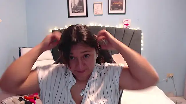 AngelRouss online show from March 1, 2025, 2:34 pm