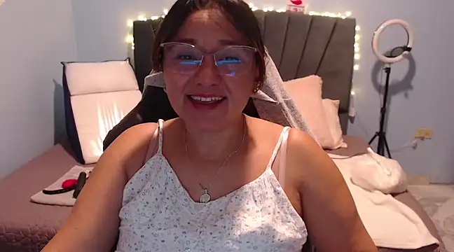 AngelRouss online show from February 28, 2025, 11:58 am