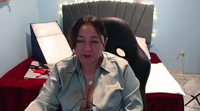 AngelRouss online show from February 13, 2025, 2:20 pm