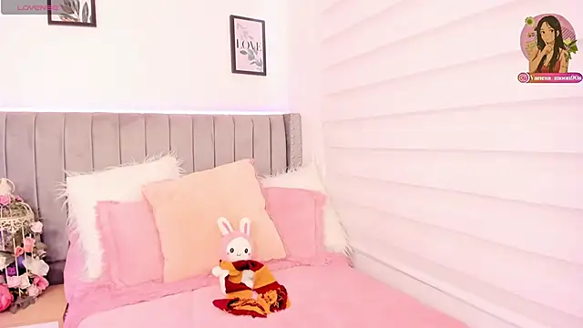 Snapshot of vanesa_moon__ chatting on September 12, 2025, 1:33 pm vanesa moon online show from September 12, 2025, 1:33 pm