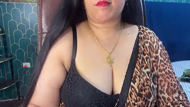 Snapshot of FlatVincy4 chatting on July 13, 2026, 8:57 am FlatVincy4 online show from July 13, 2026, 8:57 am