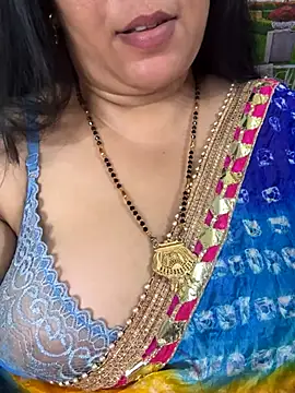 FlatVincy4 online show from October 17, 2025, 4:20 pm