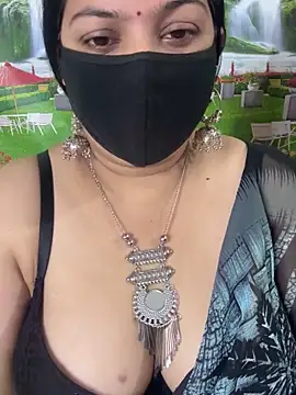 FlatVincy4 online show from October 7, 2025, 4:57 am