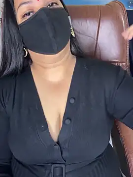 FlatVincy4 online show from November 28, 2025, 4:34 am