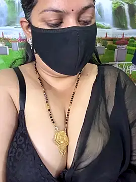 FlatVincy4 online show from October 3, 2025, 4:41 pm