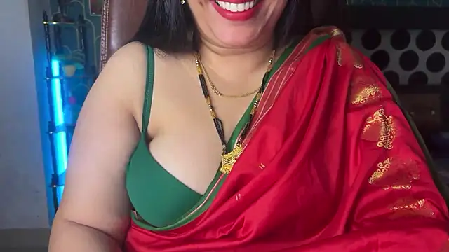 FlatVincy4 online show from February 21, 2026, 3:25 pm