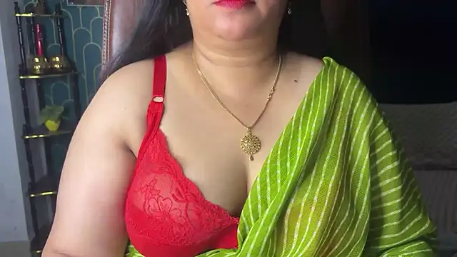 Snapshot of FlatVincy4 chatting on July 7, 2026, 9:57 am FlatVincy4 online show from July 7, 2026, 9:57 am