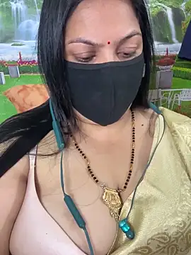 FlatVincy4 online show from October 24, 2025, 4:06 pm