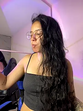 Snapshot of Rosita_forever_ chatting on November 27, 2025, 5:35 pm Rosita forever online show from November 27, 2025, 5:35 pm