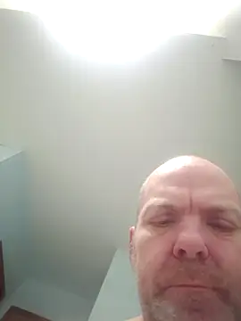 Snapshot of hoodratoui chatting on December 5, 2025, 10:14 am hoodratoui online show from December 5, 2025, 10:14 am