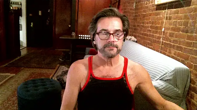 Snapshot of Johnny_Bottoms chatting on December 14, 2025, 11:10 pm Johnny Bottoms online show from December 14, 2025, 11:10 pm