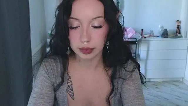 Snapshot of MoranaMissGod chatting on June 19, 2026, 12:00 pm MoranaMissGod online show from June 19, 2026, 12:00 pm