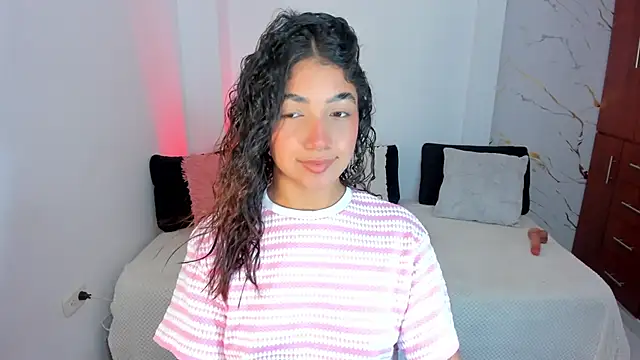 Snapshot of martina_roldam chatting on May 28, 2026, 1:46 am martina roldam online show from May 28, 2026, 1:46 am