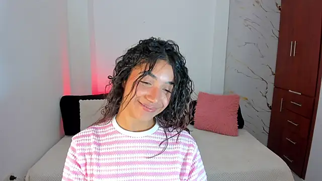 Snapshot of martina_roldam chatting on May 21, 2026, 3:04 am martina roldam online show from May 21, 2026, 3:04 am