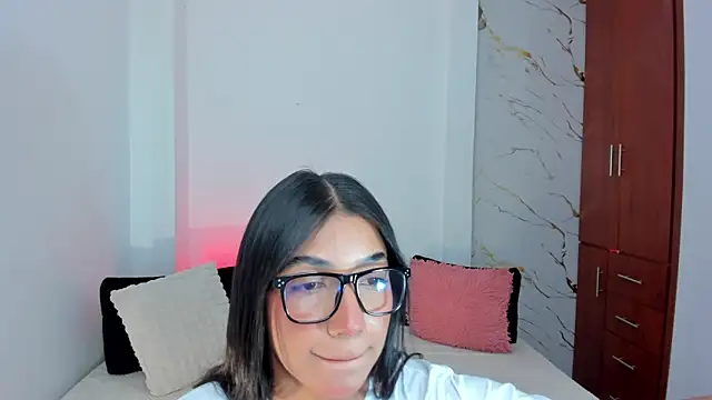 Snapshot of martina_roldam chatting on June 4, 2026, 4:28 am martina roldam online show from June 4, 2026, 4:28 am